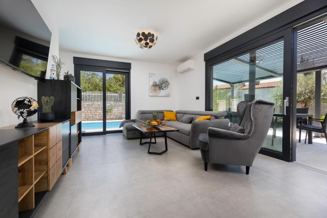 Luxury Villa Adria Apartments Krk Town Kültér fotó