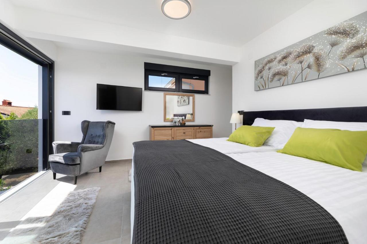 Luxury Villa Adria Apartments Krk Town Kültér fotó
