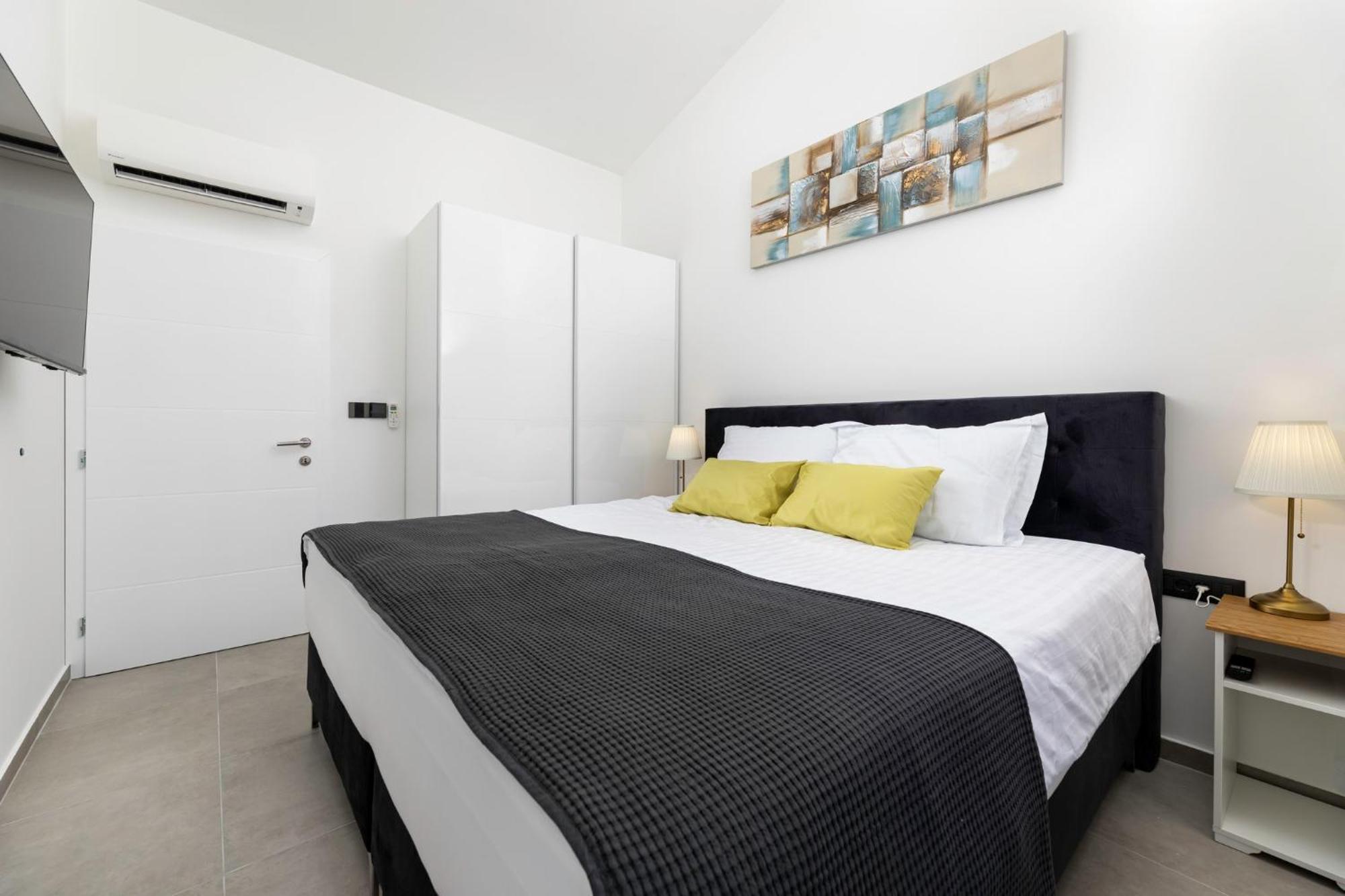 Luxury Villa Adria Apartments Krk Town Kültér fotó