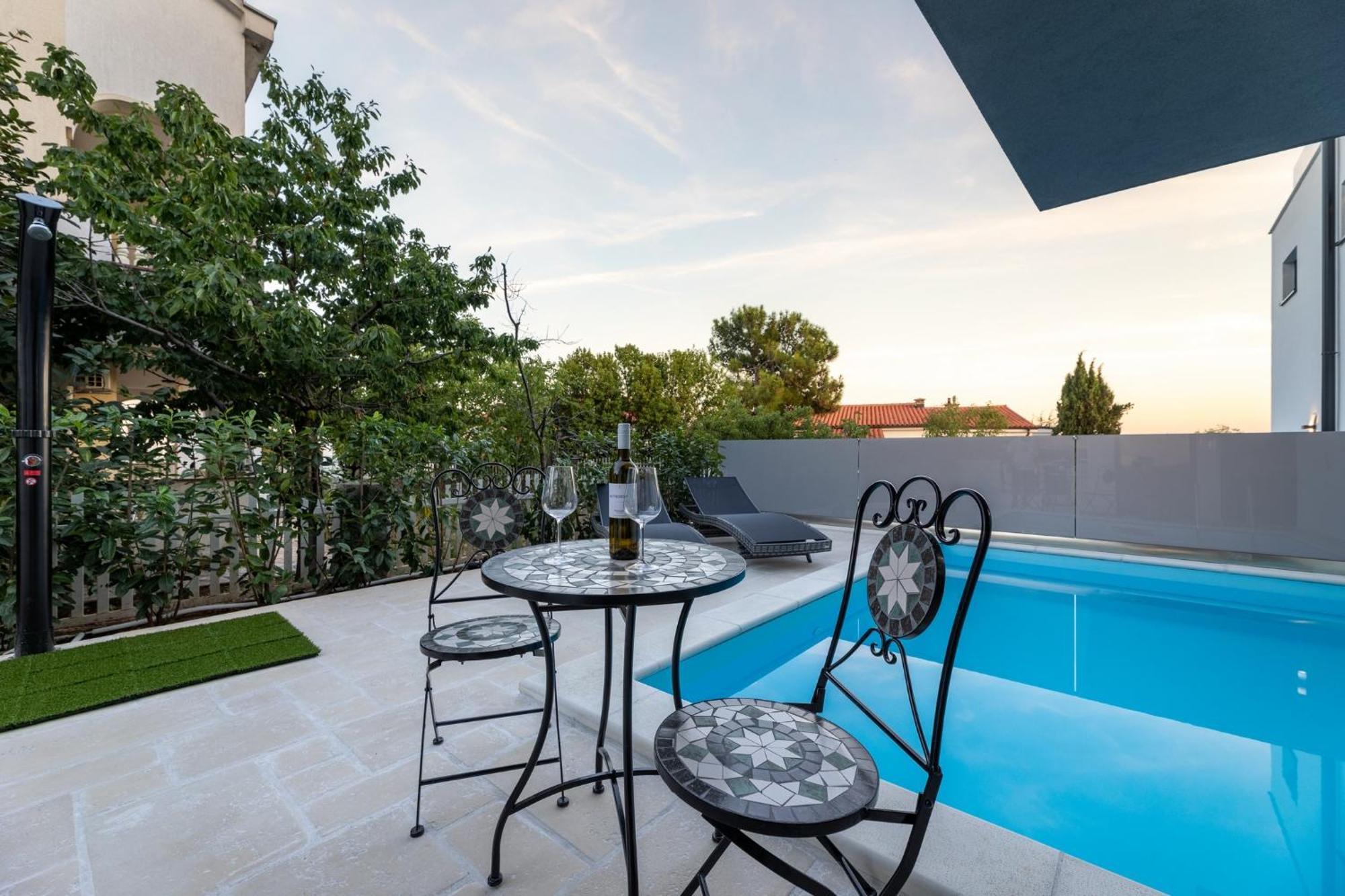 Luxury Villa Adria Apartments Krk Town Kültér fotó